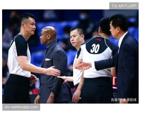 详解篮球卡位犯规规则中关于推人与非法掩护的判定标准 详解篮球卡位犯规规则中关于推人与非法掩护的判定标准